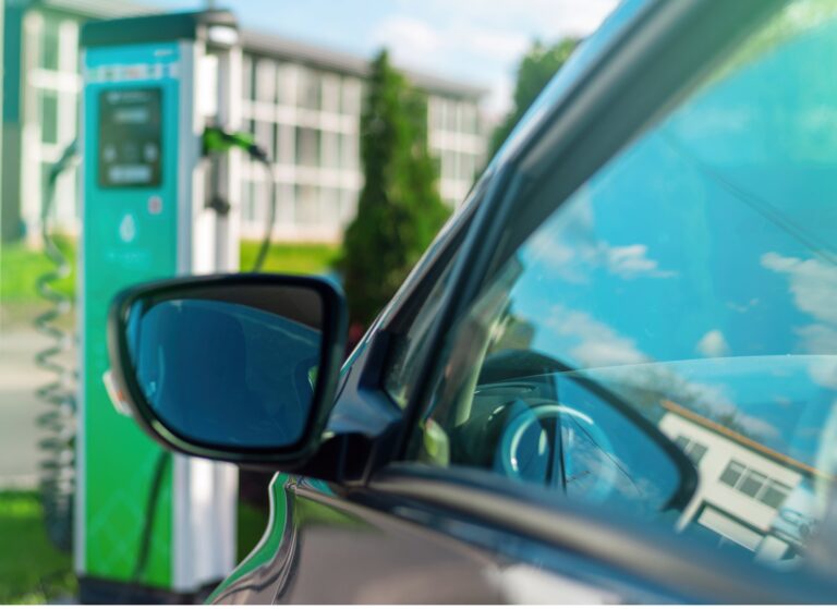 Auto parked close to an hydrogen service station